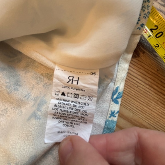 Rihoas vintage inspired floral top with Peter Pan collar. Large - Picture 3 of 6